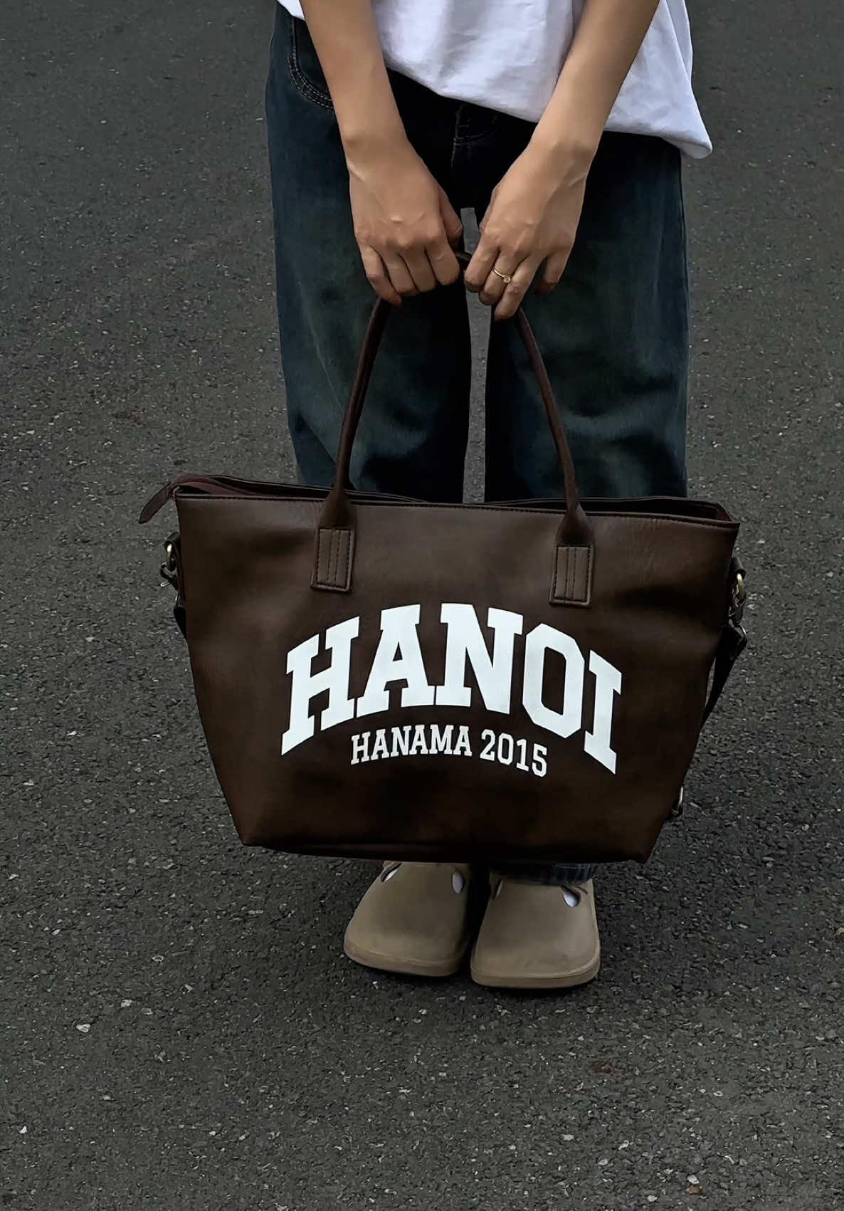 Túi xách Hanoi rẻ mà to chà bá #tuoihiriviu #hanama #tuoihiriviu #tuidunglaptop #tuixachcolon 