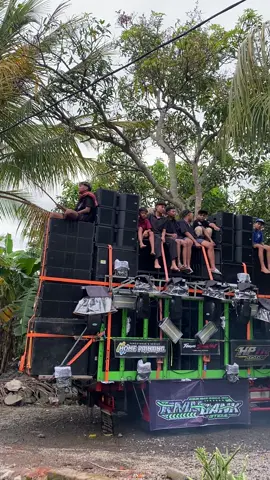 Haloo🫵🏼😜 For job 085231415653 #sumbersewusoundofficial #hptrdsgn #boxspeakercustom #soundsystemjawatimur 