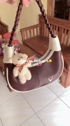 free gantungan boneka ya 🤏🏻✍🏻 #taswanitamurah #foryou nadine slingbag 