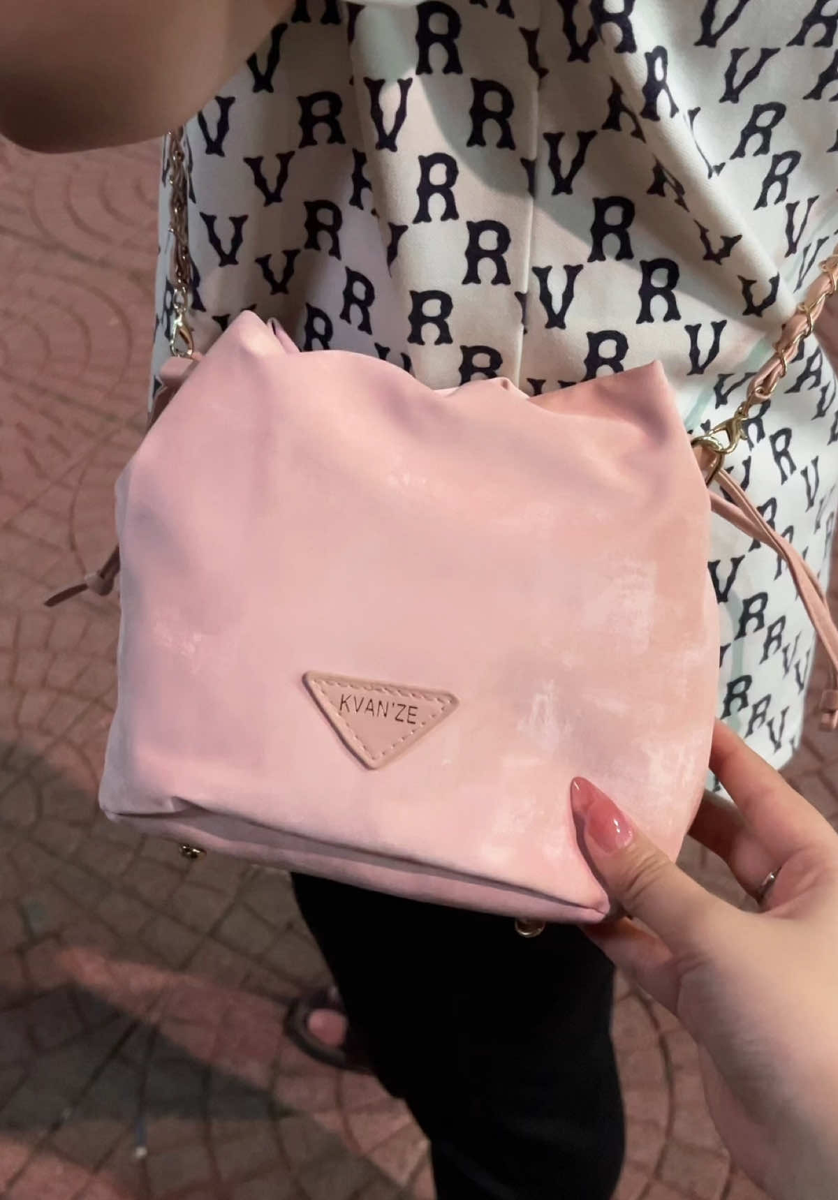 Túi nữ đeo chéo 👜#mocmoc #viral #tuixach #tuixachnu #tuixinh #tuixachdep #tuideocheo #xuhuong #videoxuhuong #xuhuong2025 