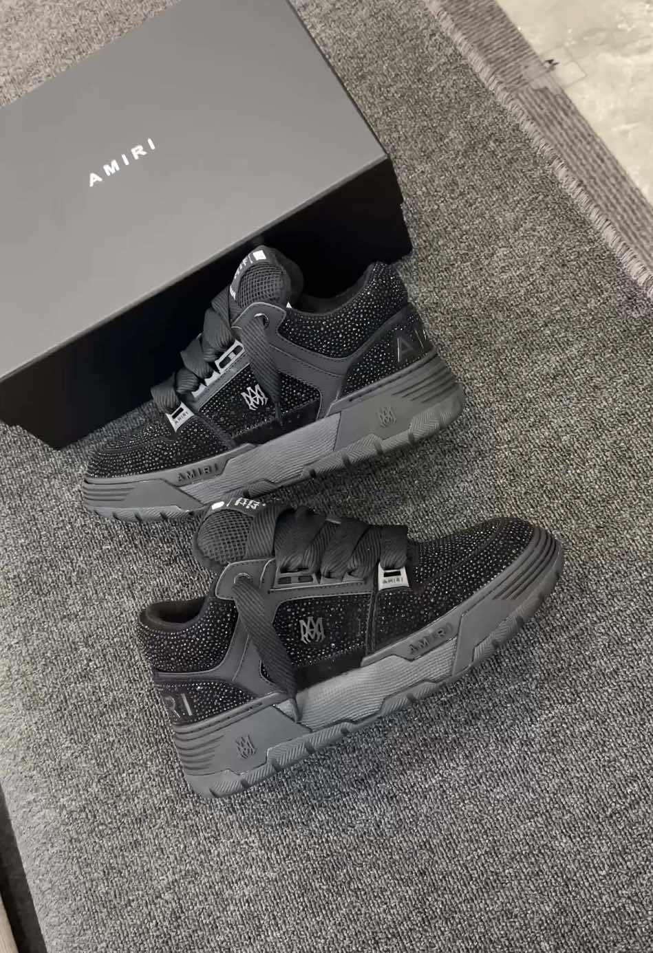 #amiri #sneakers #sneakertok #sneakerhead #menfashion #streetwear #luxurylife #streetwearstyle #OOTD #fashiontiktok 