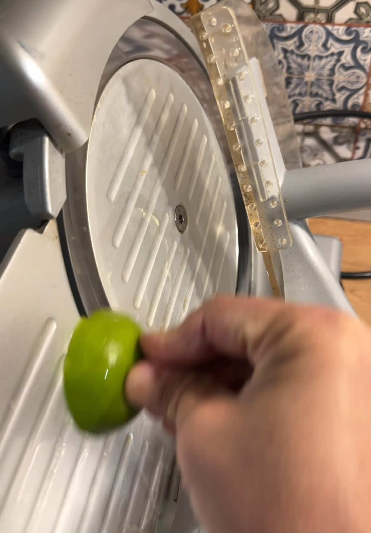 Школа барменов “Barleague.kz” объявляет набор на курсы! Мы обучаем по следующим направлениям: 	•	Кофе 	•	Коктейли 	•	Коктейльная практика 	•	Бар-менеджмент 	•	История алкоголя 	•	Флейринг 💰 Стоимость обучения: ✔ Один блок – 60 000 KZT ✔ Четыре блока – 200 000 KZT (выгода 40 000 KZT) ✔ Все шесть блоков – 300 000 KZT (выгода 60 000 KZT) 📍 Место проведения: ___ г.Алматы, Ул. Торекулова 91/5 📞 Запись и подробности: ___ +77026199998