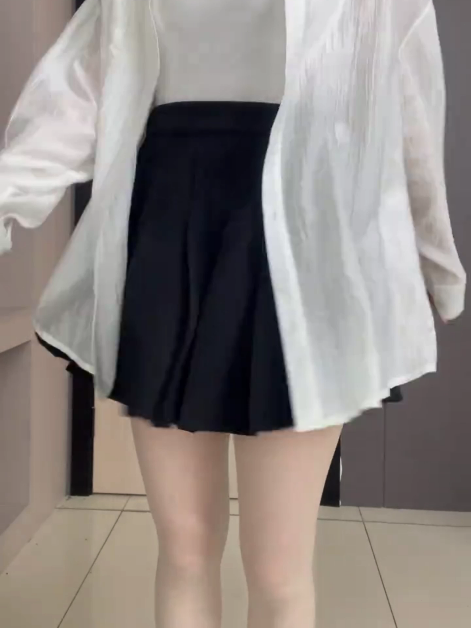 The versatile pleated skirt is here to make you look thinner and hide your flesh. A versatile tool for summer#skirt#sweet