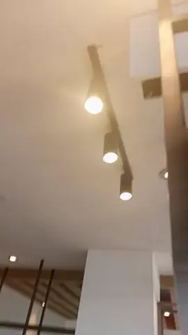 Spot projecteur rail choix mixte lumière jaune et blanc disponible au 771212180#fyp 