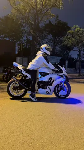 Nhìn thế chứ đi có 40 thôi😂😂❤️‍🔥#pkl #cbr650r #xuhuongtiktok #trend #tiktok 