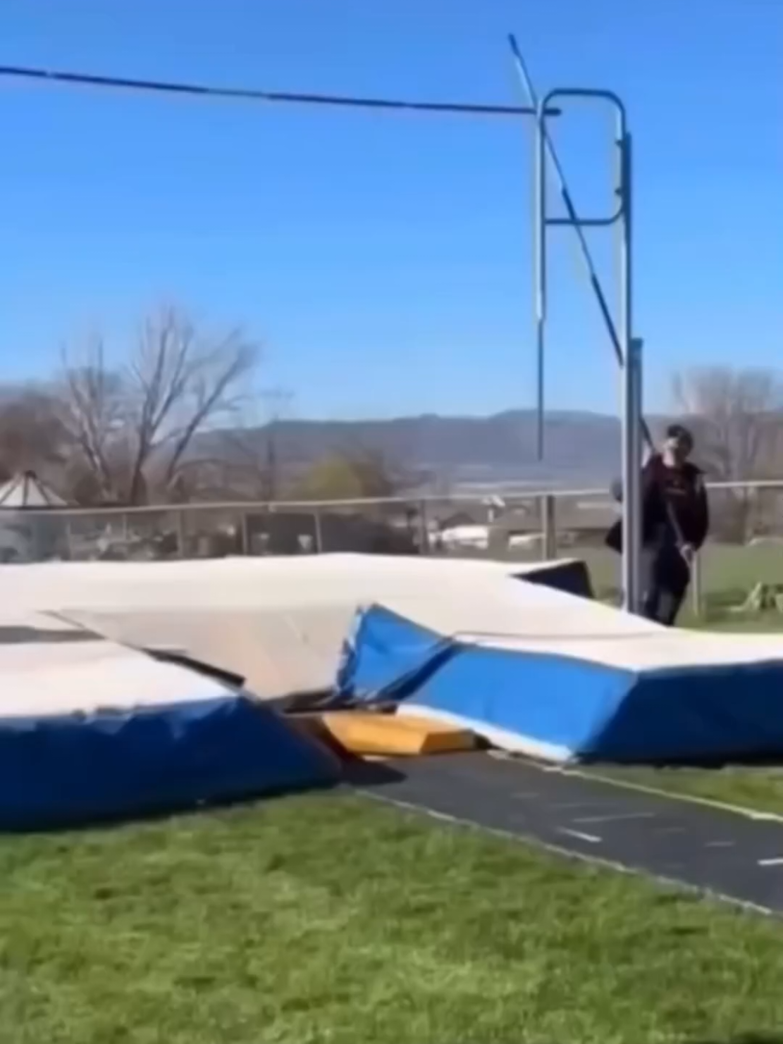 Eto na yung sign na hinahanap mo. (c)@Erica Ramos ayeee  #viraltiktok #transition #pharmacist #hospital #viralvideo #2025memes #pharmacytiktok 