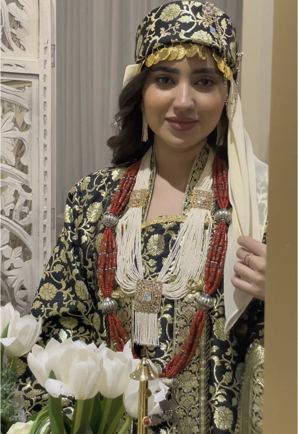 من تصاميم Arabian.Luxuries  القميص الصنعاني