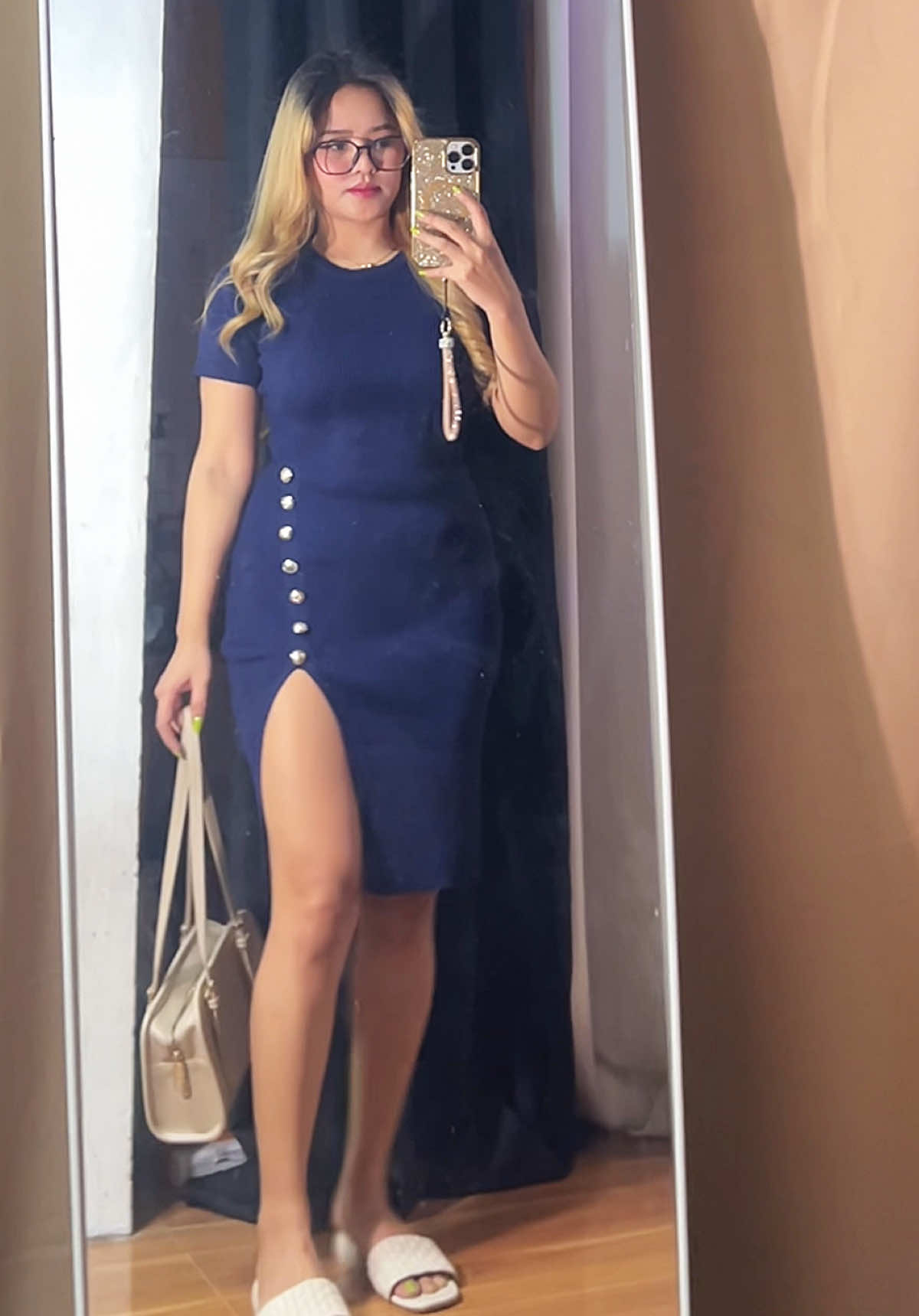 Checkout mo narin 2 mhie! Bagay na bagay 2 sayo lakas makasexy ng dress na 2 #dress #knitteddress #bodycondress #dresswithslit #fitteddress 