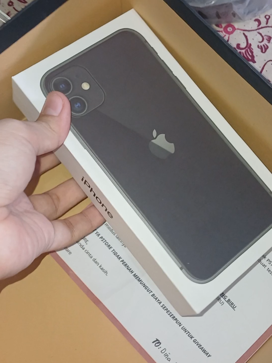 Terimakasih banyak papi @psiregar dan @pst0re Alhamdulillah saya berkesempatan untuk memenangkan giveaway (Hp Lebaran)🥹 mengalir terus rezekinya,berkah,sehat,bahagia papii dan pstore semoga semakin laris manis Aamiin...🤲😇 #pstore #giveaway #iphone 