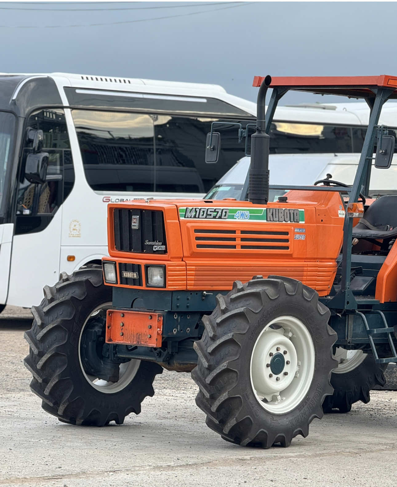 Khủng Long Kubota M10570 với dàn chân siêu VIP ❤️. ————————— 📍Nông ngư cơ Thành Hưng, Phước lộc 1, Hoà Thành, Đông Hoà, Phú Yên    ☎️ 0️⃣9️⃣0️⃣5️⃣2️⃣0️⃣0️⃣6️⃣9️⃣1️⃣ #xuhuong #maycay #kubota #m10570 #nongngucothanhhungpy 