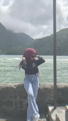 ojo dibully cah😓 #burgundy #sarangan #telagasarangan #magetan #karanganyar #asik #beranda 