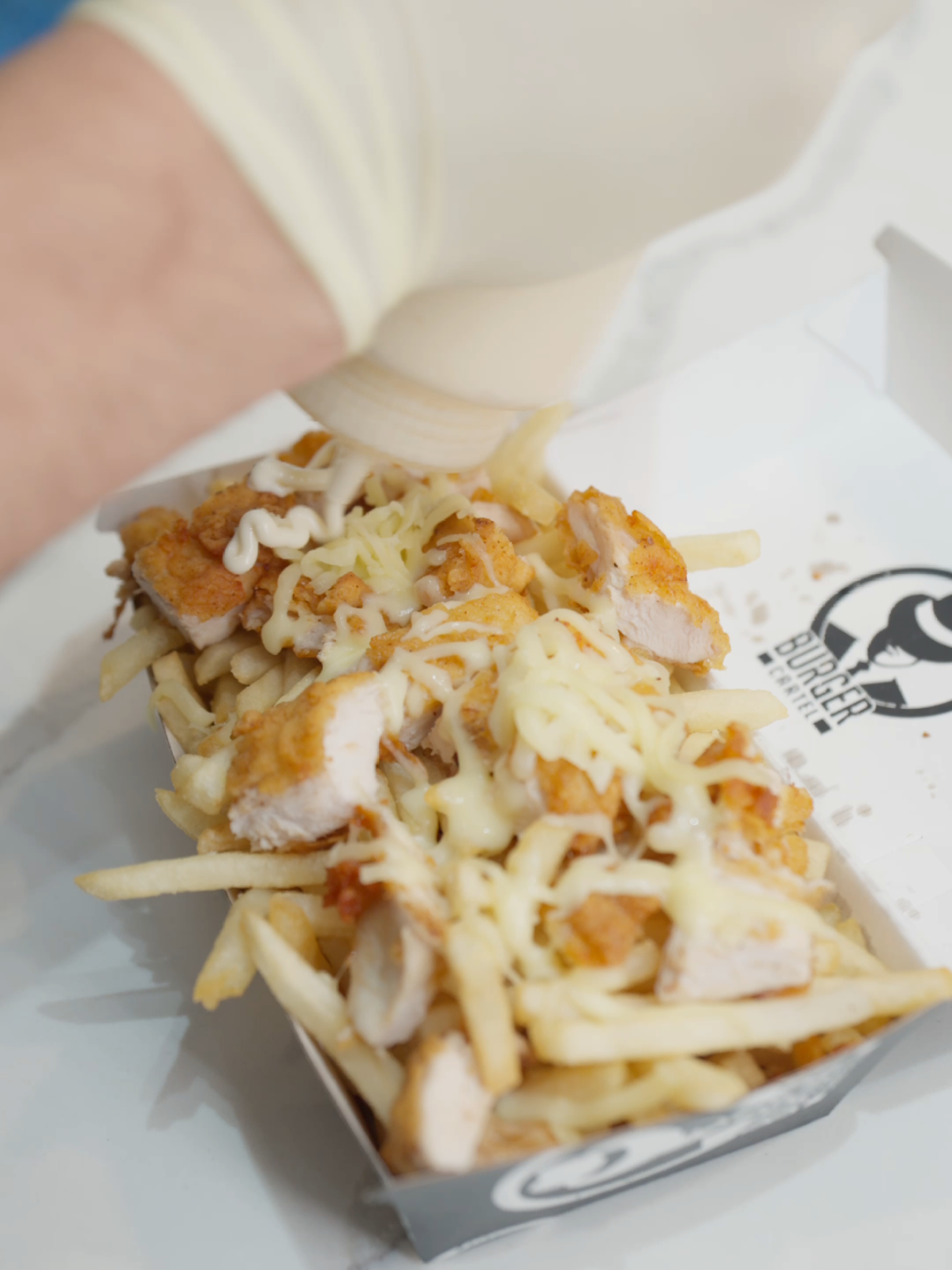 POV: Manager wants you to work together as a team #burgercartel #halalfood #viral #explorepage #memes 