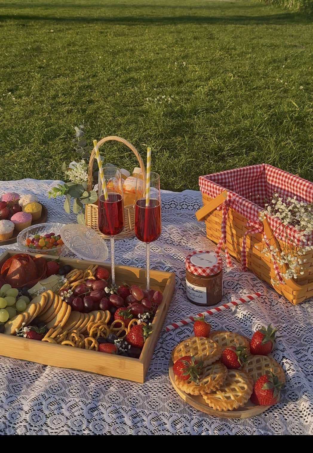 Picnic Season Spring Edition 🧺💐#picnicdate #picnic #springtime #foryoupagе #fyp 