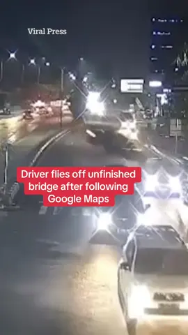 Don’t blindly trust your satnav… This driver flew off an unfinished bridge after following Google Maps a bit too closely. Both the driver and his passenger miraculously survived the 40ft drop. #driving #fail #funny #googlemaps 