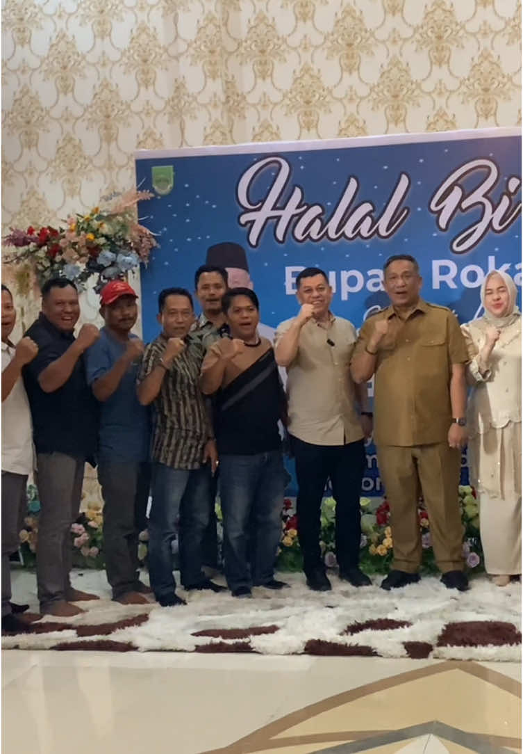 Halal bihalal hari raya Mohon maaf lahir dan batin #Topan #rokanhulu #beranda #fypシ゚viral #foryoupage #tiktok #fypシ #rohul #hartop #trending #idulfitri #anton 