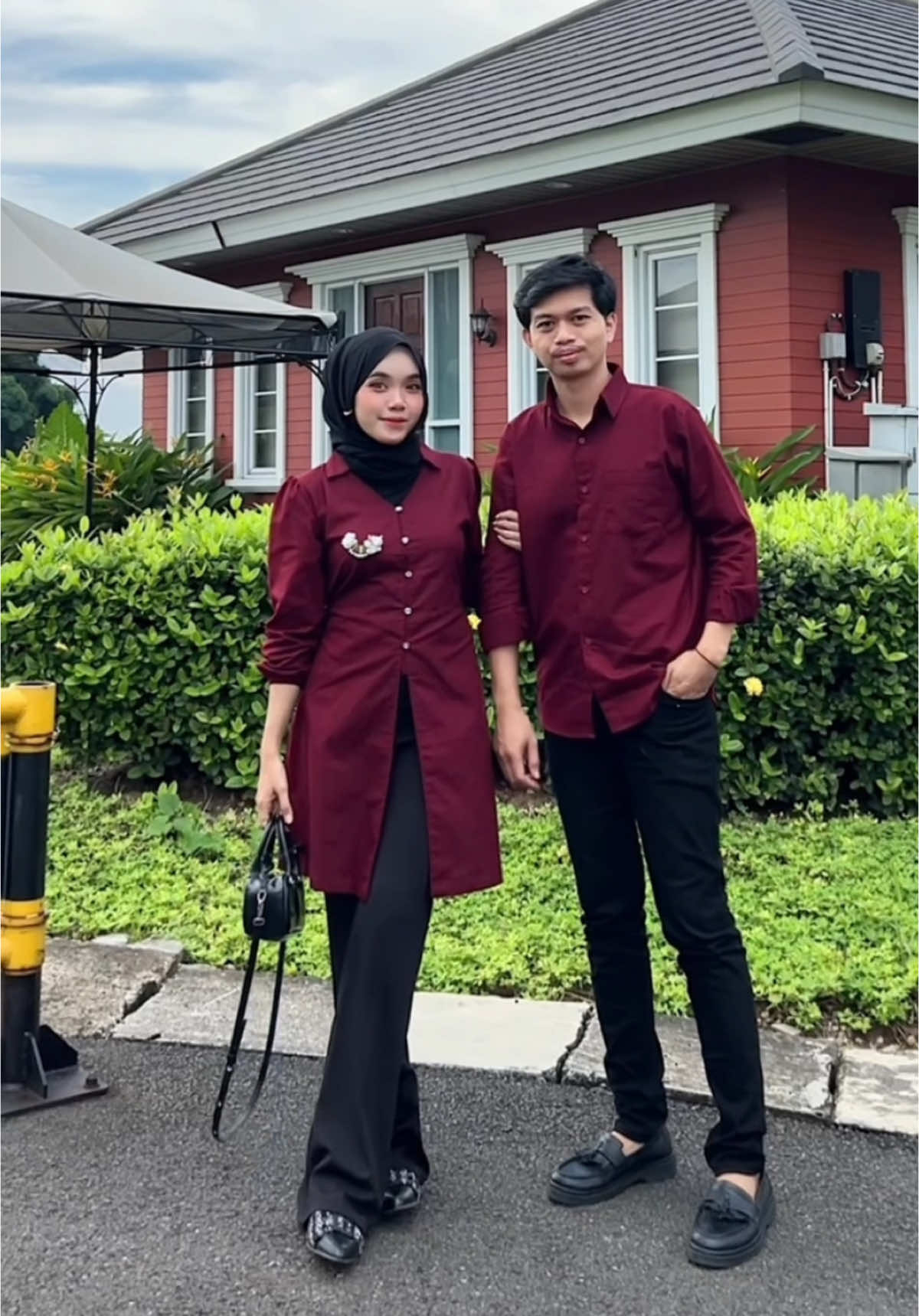 Nemu baju couple buat kondangan cakep bgt😍🤍 #fyp #bajucouple 