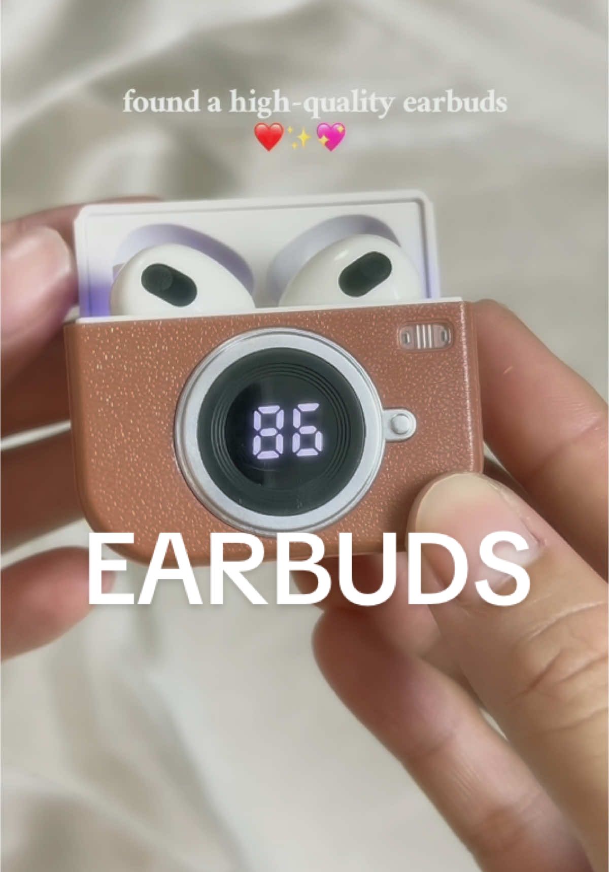 grabeee sa quality ha! lumalaban tong 200+ na earbuds. bluetooth version 5.4 , pwede sa android and IOS! love it! ❤️ #earbuds #earbudswireless #headphones #headphonesrecommended #earbudsviral #earbudsbluetooth #headphones🎧 #headphone #Tech #techtok #technology #android #iphone #fyp #foryou #foryoupage #fyppppppppppppppppppppppp 