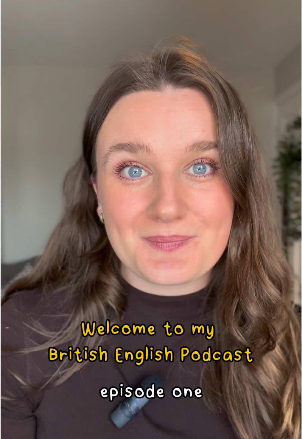 Part 1 of my British English Podcast! My accent is “Modern Received Pronunciation” for those who would like to know :) I teach my accent on my pronunciation course! 🇬🇧  Lots of my pronunciation students want to practise shadowing (imitating) British accents, so you can use these podcast episodes to practise shadowing with, or you can use them to practise your English listening or expand your vocabulary :)  #englishpodcast #britishenglish #britishaccent #englishteacher #englishlistening #listeningpractice #practiceenglish 