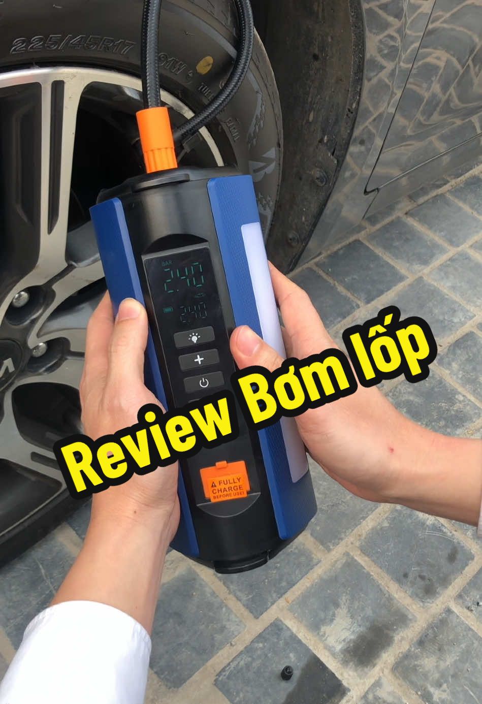 Bơm lốp ô tô kiêm kích bình ắc quy 4in1 nhỏ gọn tiện lợi #ôtô #phukienoto #maybomlopoto #kichbinhoto #medicar #hyundai 