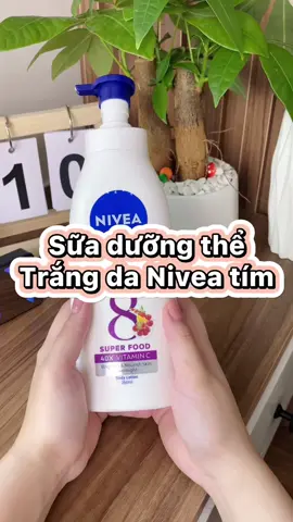 Tia UV đang mức rất cao (8-9). Nhớ che chắn kĩ khi ra ngoài để trắng nhanh hơn nha mấy bà #lotion #suaduongthe #duongdabody #chamsocdabody #kembody #duongda #datrangsang #chamsocda #lamdep