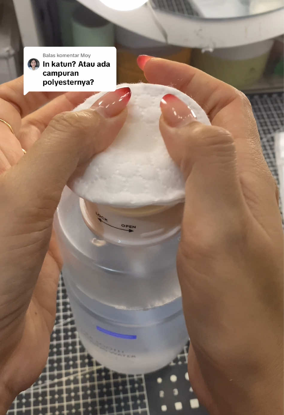 Membalas @Moy nih kapas yg 100% cotton, halus bgt cocok buat yg kulitnya sensitif #kapaswajah #ohsome #cottonpads 