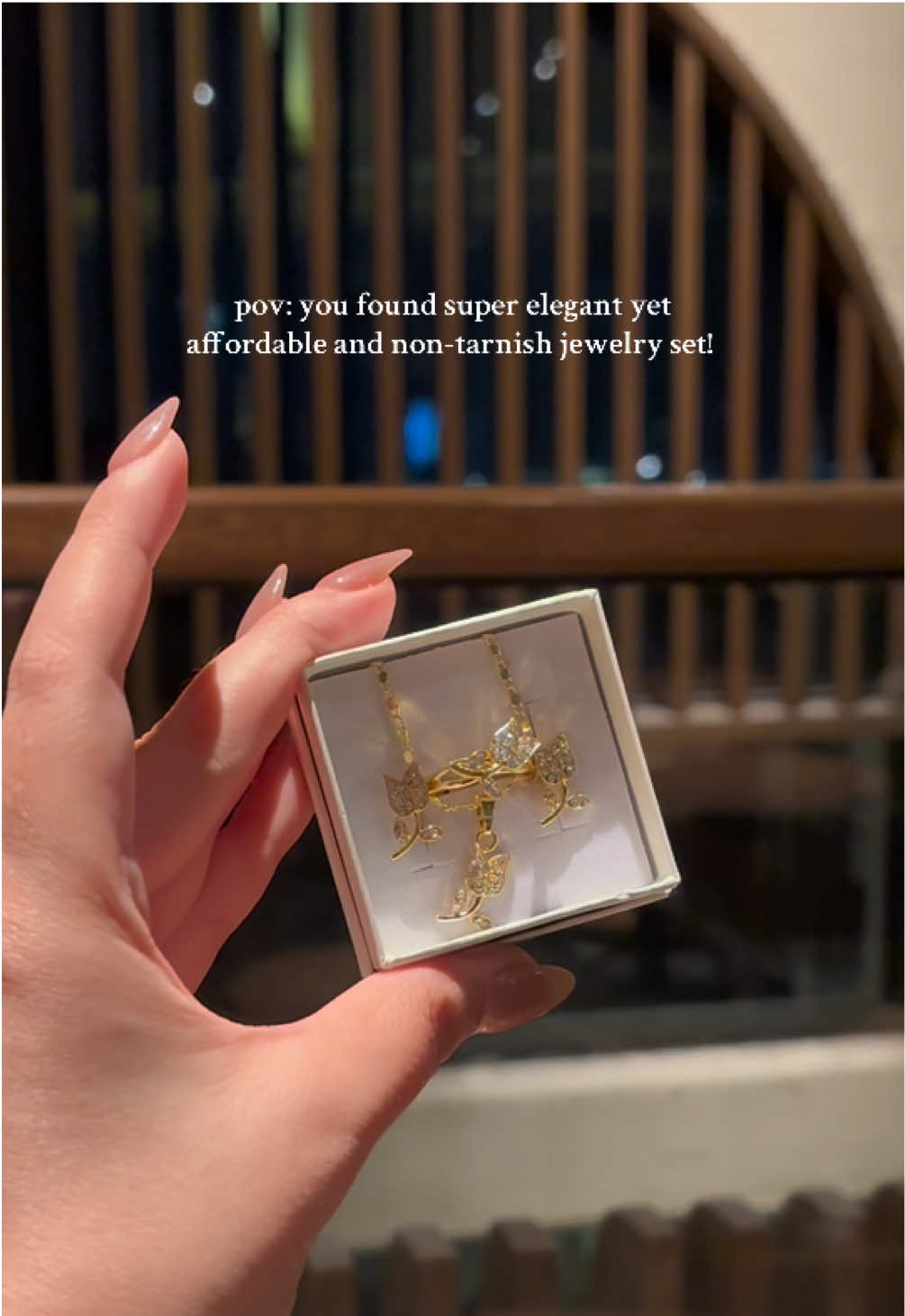 So inlove with these tulips 3in1 jewelry set! ✨🌷💗 #jewelry #3in1jewelryset #nontarnish #nonfadingjewelry #tulips #fyp #fyppppppppppppppppppppppp 