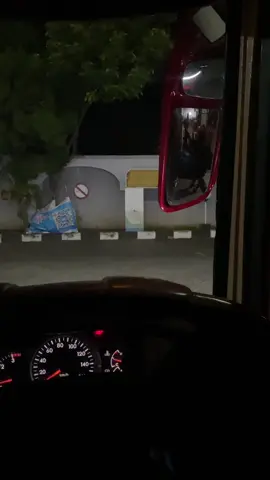 Pov sebelum masuk garasi solar wajib penuh 🙏🏻 #fyppppppppppppppppppppppp #fyp #4upage #xybca #storybus #sadvibes #mediumbus 