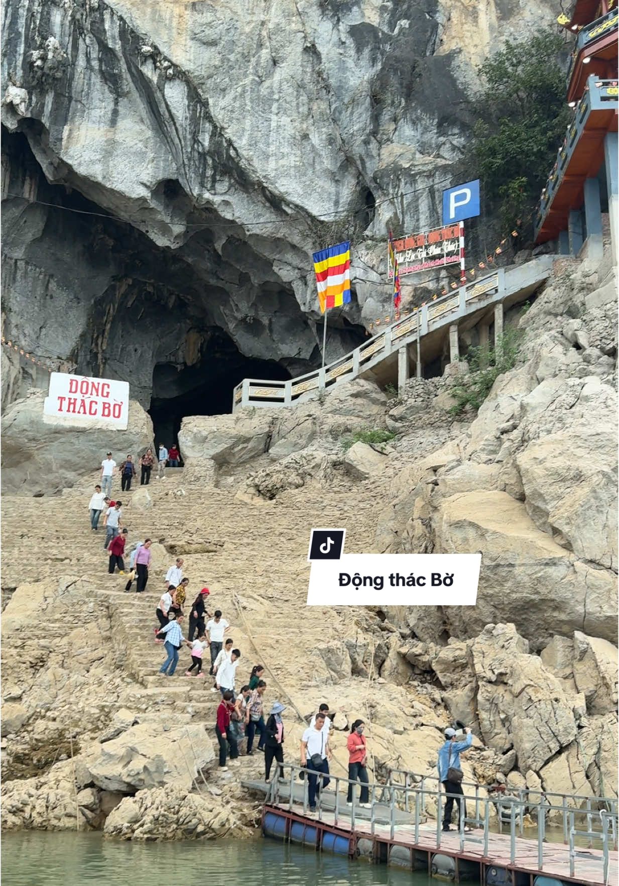 Nay đi đúng mùa nước rút. Ngắm toàn cảnh Động bà Chúa Thác Bờ . Đẹp lắm ạ . Hoan hỉ #denchuathacbo 