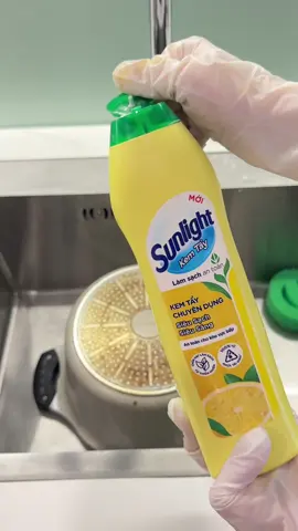 Đánh sạch cặn bẩn đế nồi với Sunlight nha 💯d mọi ng ạ 🪄🪄🪄#kemtaydanang #review #donnhadoncua #vesinhnhacua #asmr #cleaningmotivation 