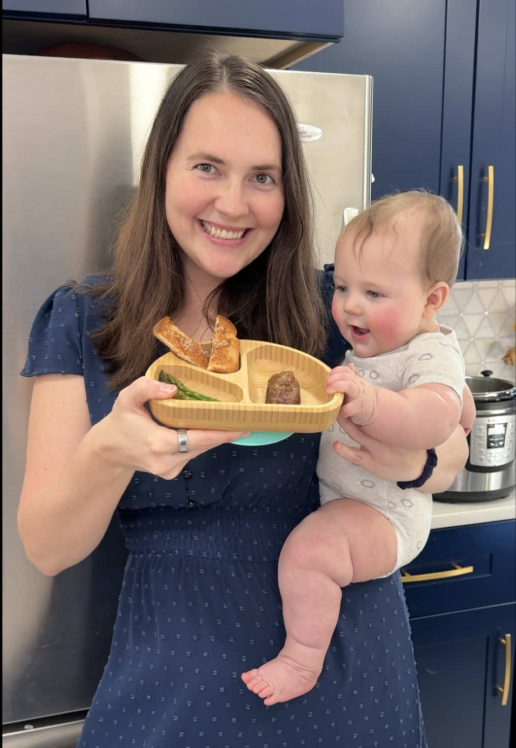Hansen (almost 7 months) is diving into baby-led weaning with asparagus, toast strips, and some roast beef. He’s still figuring it all out — which means more squishing than chewing! Share this video with a mama! 😊 —— #blw #blwmeals #babyfood #momlife #MomsofTikTok #babyfoodideas