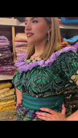 MAYAB’ ALI’       Traje disponible, realizamos envíos en todo territotio nacional        Contáctanos en el 53288573.       #f #trajestipicos🇬🇹🥰 #trajequichelense #mayab #sl #blusaquichelenceverde🍃 