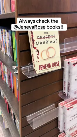 Even though I don’t think she lives anywhere near Michigan I always check when I see her books just in case they are magically signed 😝😝 #BookTok #books #reader #signedbook #momswhoread 