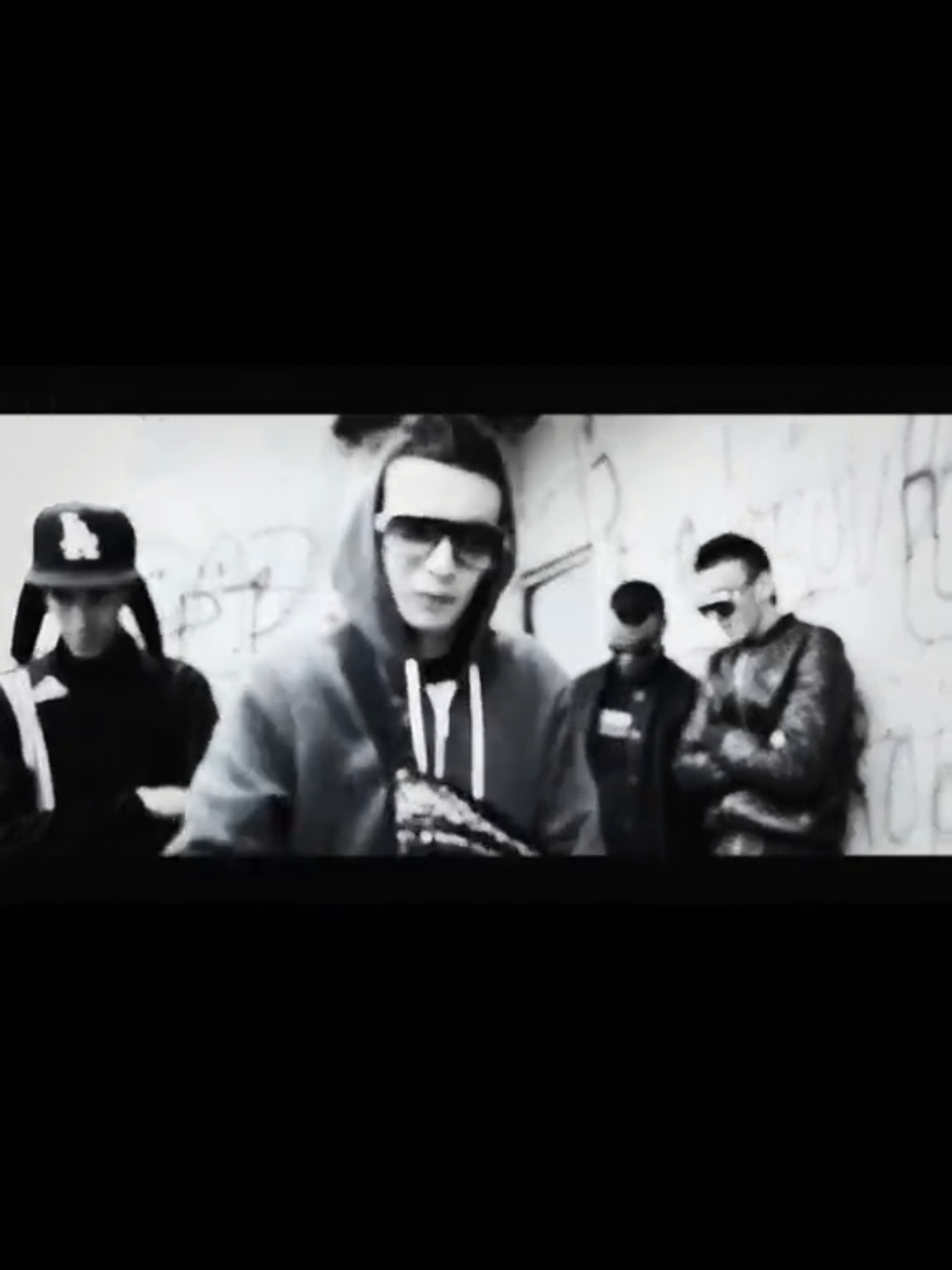 🦇         #fyp #virlvideo #pfc88🦇 #riadbouroubaz #bouroubaz #baz #oldschool #fresstyle #rapdzfamily #oldrap #rapdz16🇩🇿 #rapdz🇩🇿 #rapdzparoles #rapdzair #rapdz16🇩🇿🇲🇦🇹🇳 #rapdz #rapper #rap @Mc Boy bouroubaz 👑 