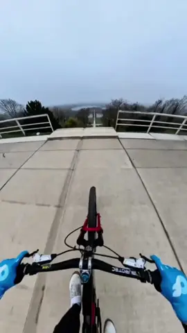 Riding Down 1000 Steps #mtb #Mtbb #Downhill #mtblife #bike #RedBull #Mountainbike #Sports #enduro #mtbforyou 