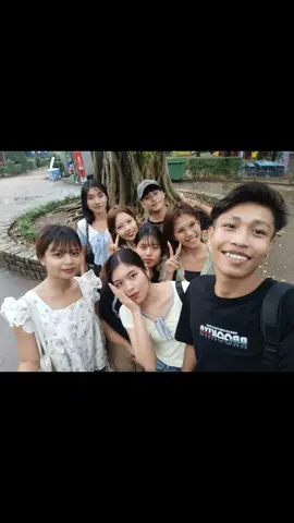 #ခေတ်စားနေလို့ သူငယ်ချင်းတွေနဲ့ jionလိုက်ပြီ🤭#ချစ်စရာလေးတွေနော်#trand #TikTokTrends #tiktok #fyp #tiktokviral 