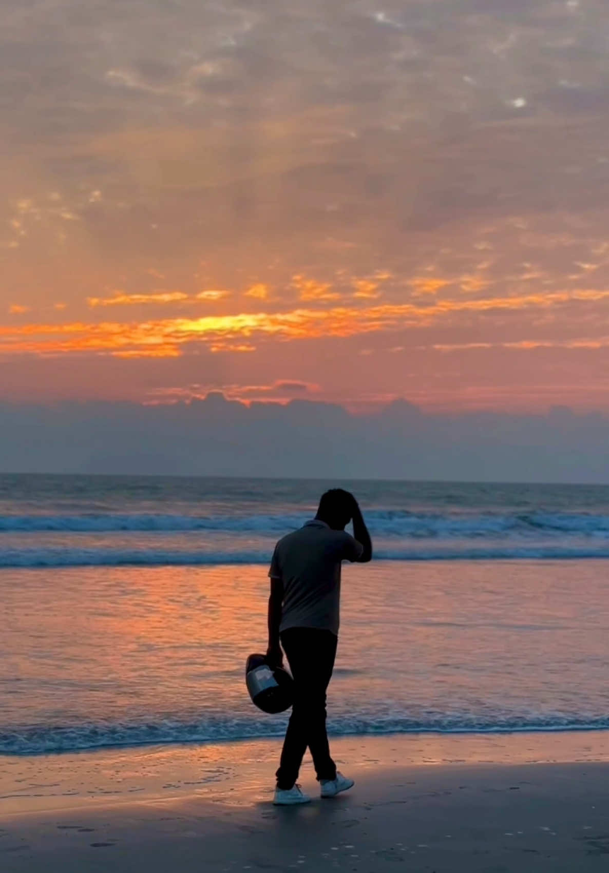 যেখানে সমুদ্র, সেখানেই শান্তি..🌊🫶💕