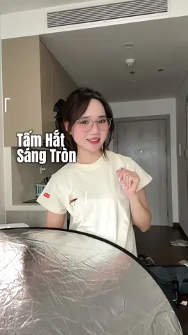 Tấm hắt sáng tiện lợi lắm luônnn #thuylinhdts #tamhatsang #tamhatsangchupanh #chupanh #hatsang #anhsang #photo 
