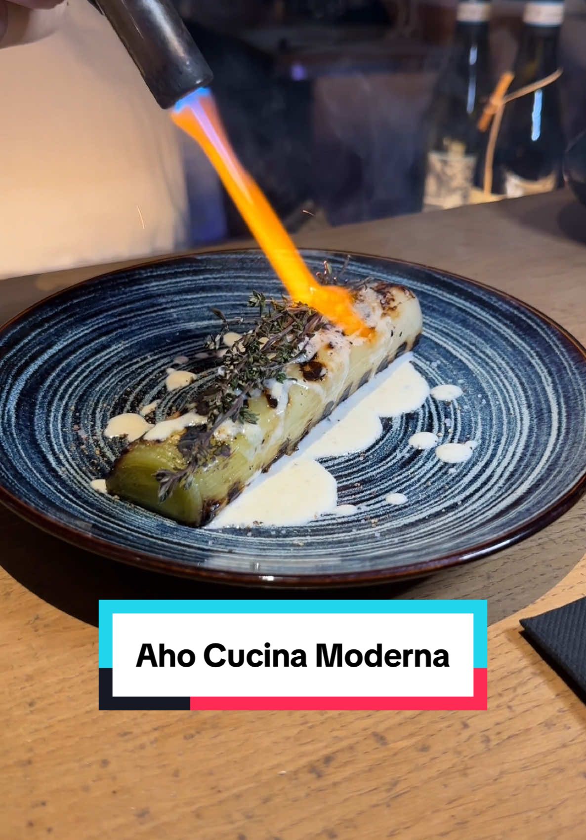 Une pépite dans le 20ème arrondissement ! 😍 . AHO CUCINA MODERNA 67 Rue des Vignoles, 75020 Paris . . Merci à Aho pour l’invitation ! Le restaurant nous a offert les menus 🙏