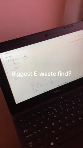 Worst laptop I’ve layed my fingers on. #dell #laptop #potato #techtok #fyp