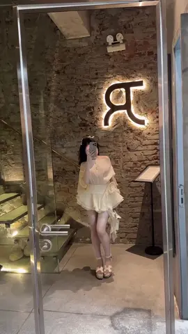 Váy trễ vai hở lưng #thoitrang #outfit #xuhuong #vayxinh 