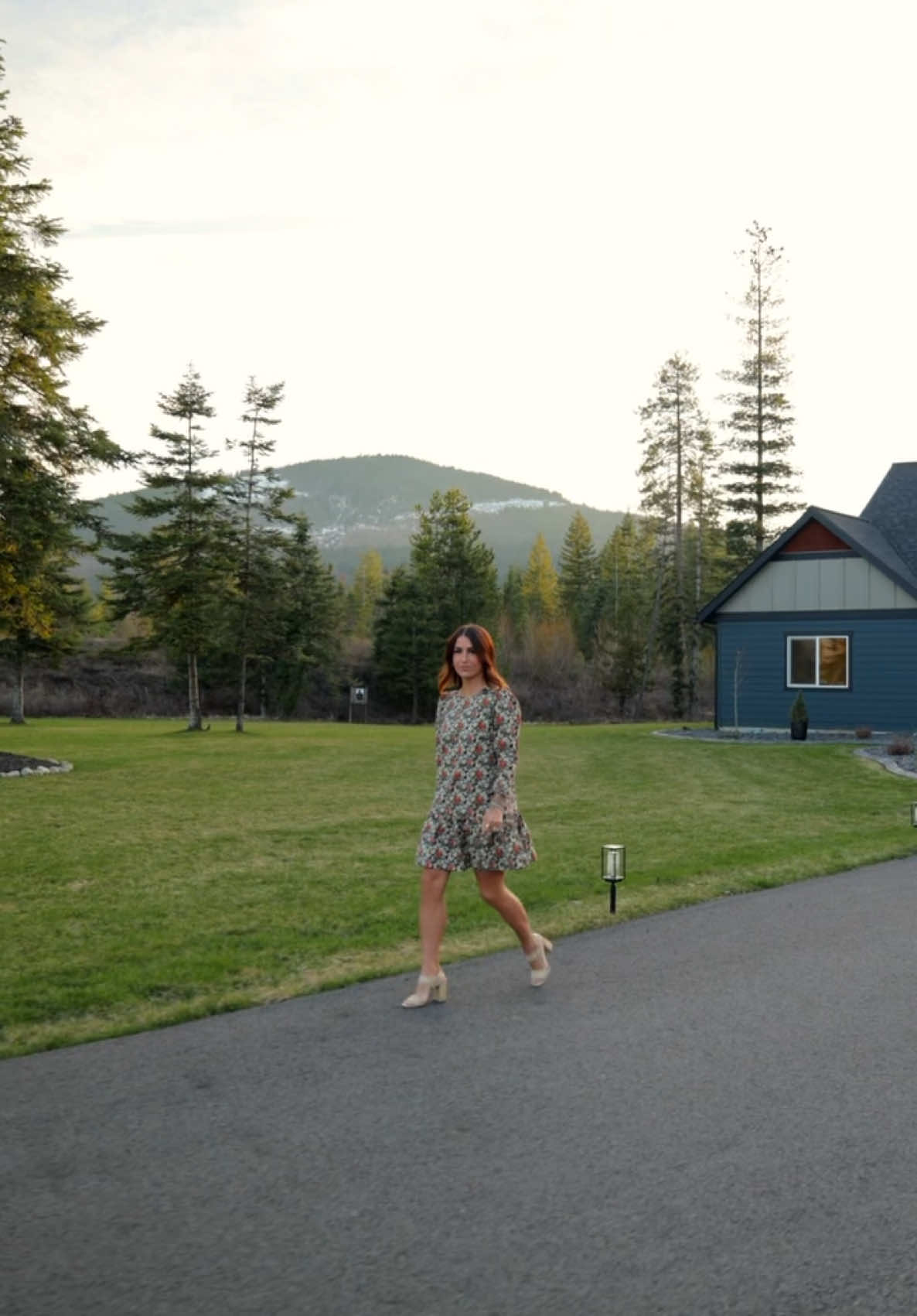 They say it’s spring… and I’m just out here walking into dream homes like cue the blooms, fresh starts, and sunshine vibes Quick tip: add pops of color to your porch or entryway—instant curb appeal that feels like a warm welcome! New season. New goals. Maybe even a new address? #SpringVibes #RealEstateTips #DreamHome #CoeurDalene #IdahoRealEstate #RealtorLife #HouseGoals #SpringRefresh #FYP