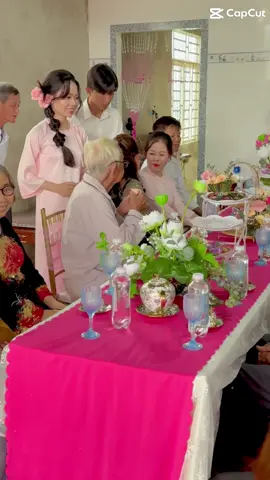 Thắng đời 1-0  Dạm ngõ book được chị makeup siuu ưng cái bụng mà g.iá cũng hạt dẻ nữa 🥰  @BÙI TUYẾT   #dạmngõ #makeup #70tayninh #fyp #xuhuong 