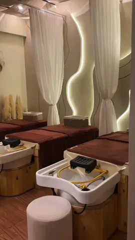 Decor Spa là cả một hành trình , Mình chỉ mất một tháng để hoàn thiện tiệm nhưng mất 3 tháng để decor . #ChămSócSắcĐẹp #GộiDưỡngSinh #RelaxAn #MassageBody #Hiniespa 