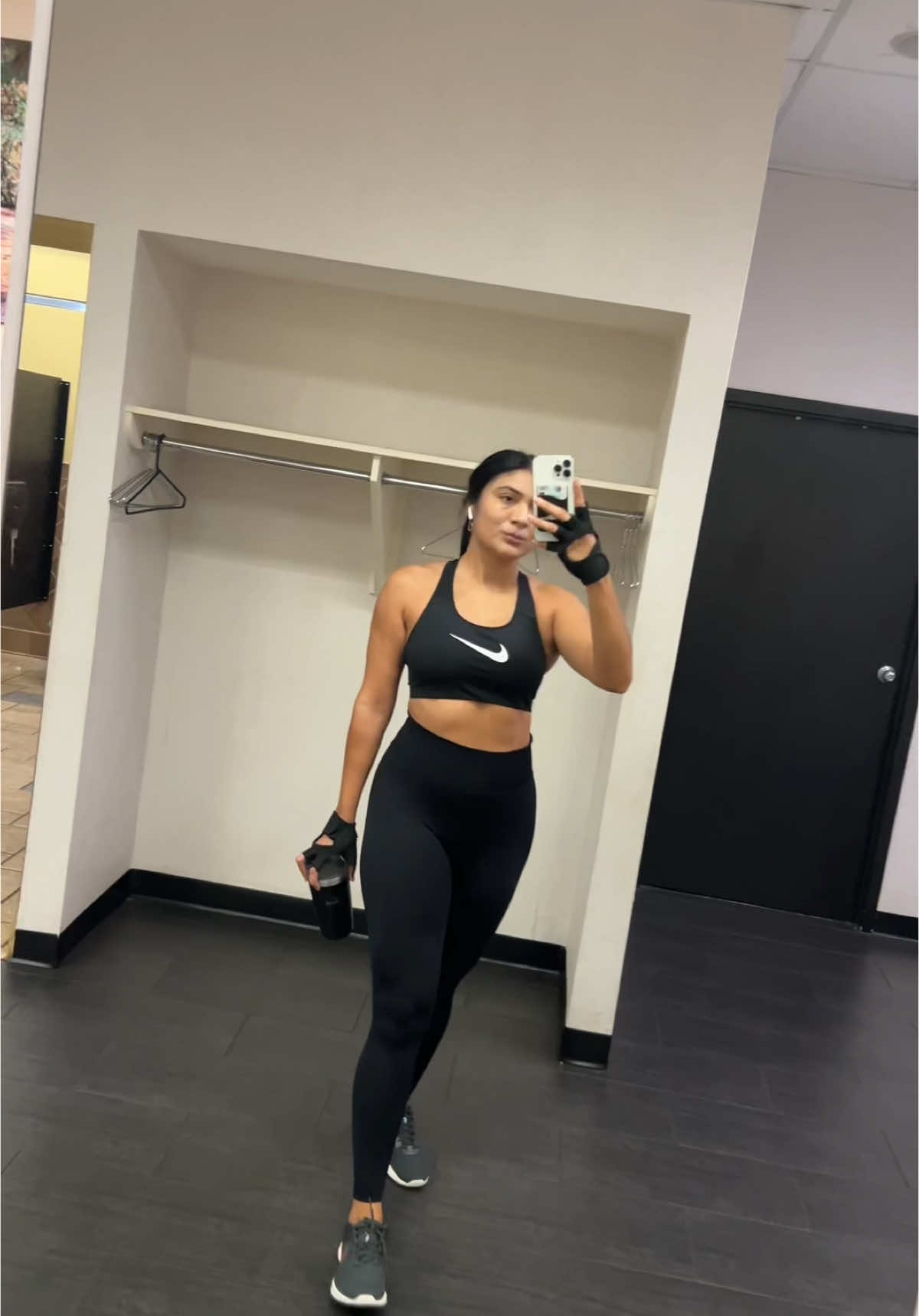 Be the best version of yourself ✨🔥 #gymgirl #fitnessgirl #poweryourstyle #mindsetmotivation #gymmotivation 