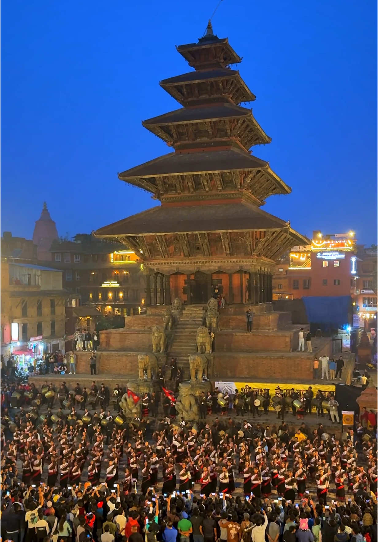 हाम्रो संस्कृतिः हाम्रो पहिचान ♥️ #biskajatra #bhaktapur #culturaldance #culturalprogram #newamaicha #newadance  #dhime #dhimebaja #nyatapolatemple #newariculture #newarijatra #newaritraditions #newariculture #proudtobenewar #proudtobenepali🇳🇵 #hamronepal #jaynepal🇳🇵 
