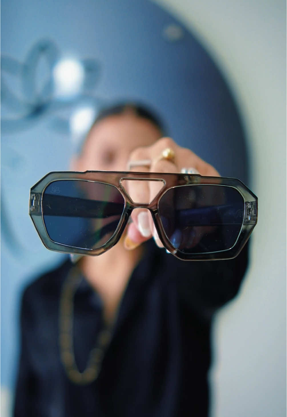 Aqui servimos tendência e trend! Resumo satisfatório do provador de ontem para a  @kmjoias___ , sempre com os modelos mais lindos! Qual foi o seu preferido? 😼 #otica #tendencia2025 #oculos #trend