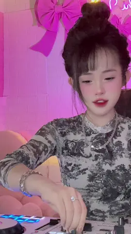 🔥ÁNG MÂY VỤT BAY - LÊ BẢO BÌNH -PYNZ 🔥 @Hiếu Nghĩa ( Producer Pynz ) 💃 -------Nhóm nha anh em-------