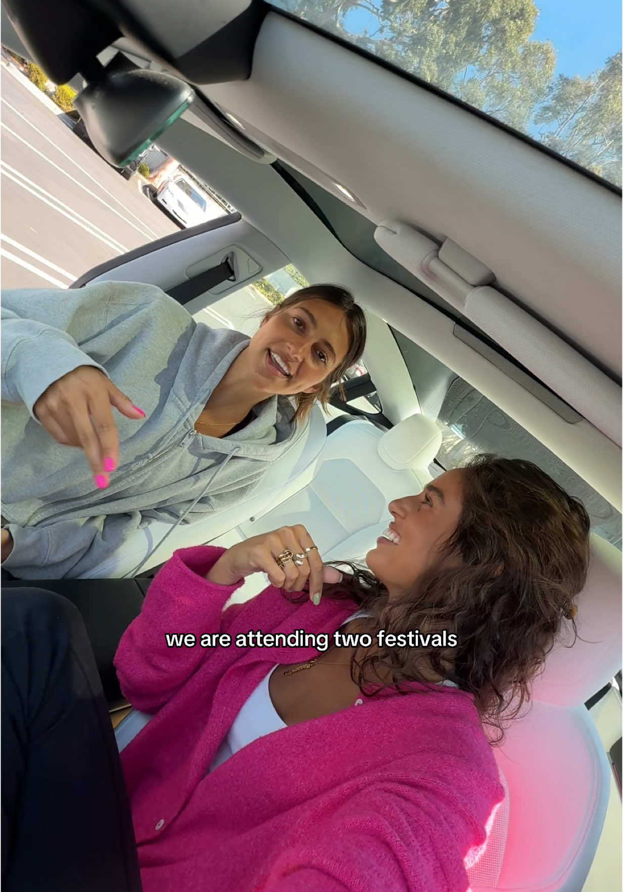 me and my bestie are about to be comfy and cute in our matching @Crocs in Coachella valley #crocspartner @Reneé Noe ❤️🍓
‌