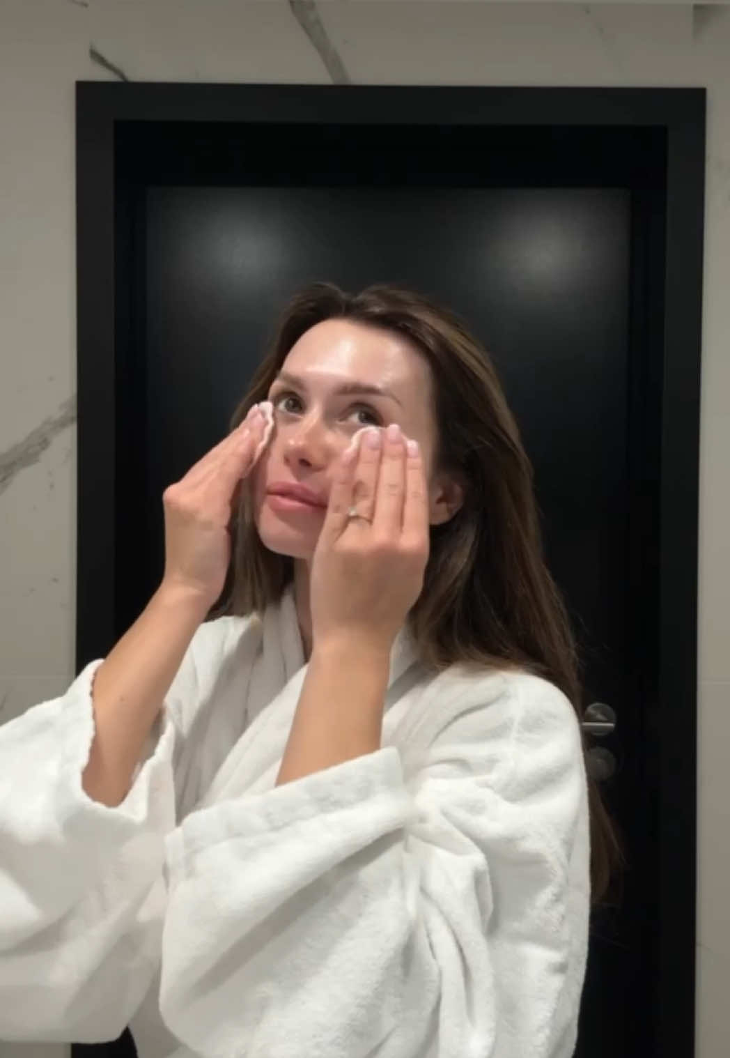 Zmywamy tapetę - czym, co i jak? 🧖🏼‍♀️