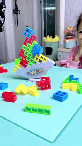 🩷لعبه التوازن  ❤️لعبه تحدي وتركيز وآثاره  🧡كل واحد بيحاول ينفذ الطلب الي يظهر له في الكارت من غير ما يخلي اللعبه تميل  💛يلعب بها لاعبين  💚للكبار و الصغيرين  🩵خامه ممتازه #تنمية_المهارات #مهارات_فكرية #storyland #الانتشار_السريع #لعبة #تحدي #تعليم_وتسلية #viral_video #توازن #tetra_tower #برج_التوازن 